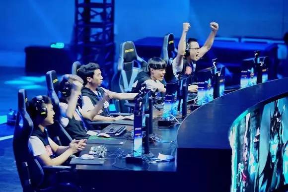 准备两套可 准备两套可