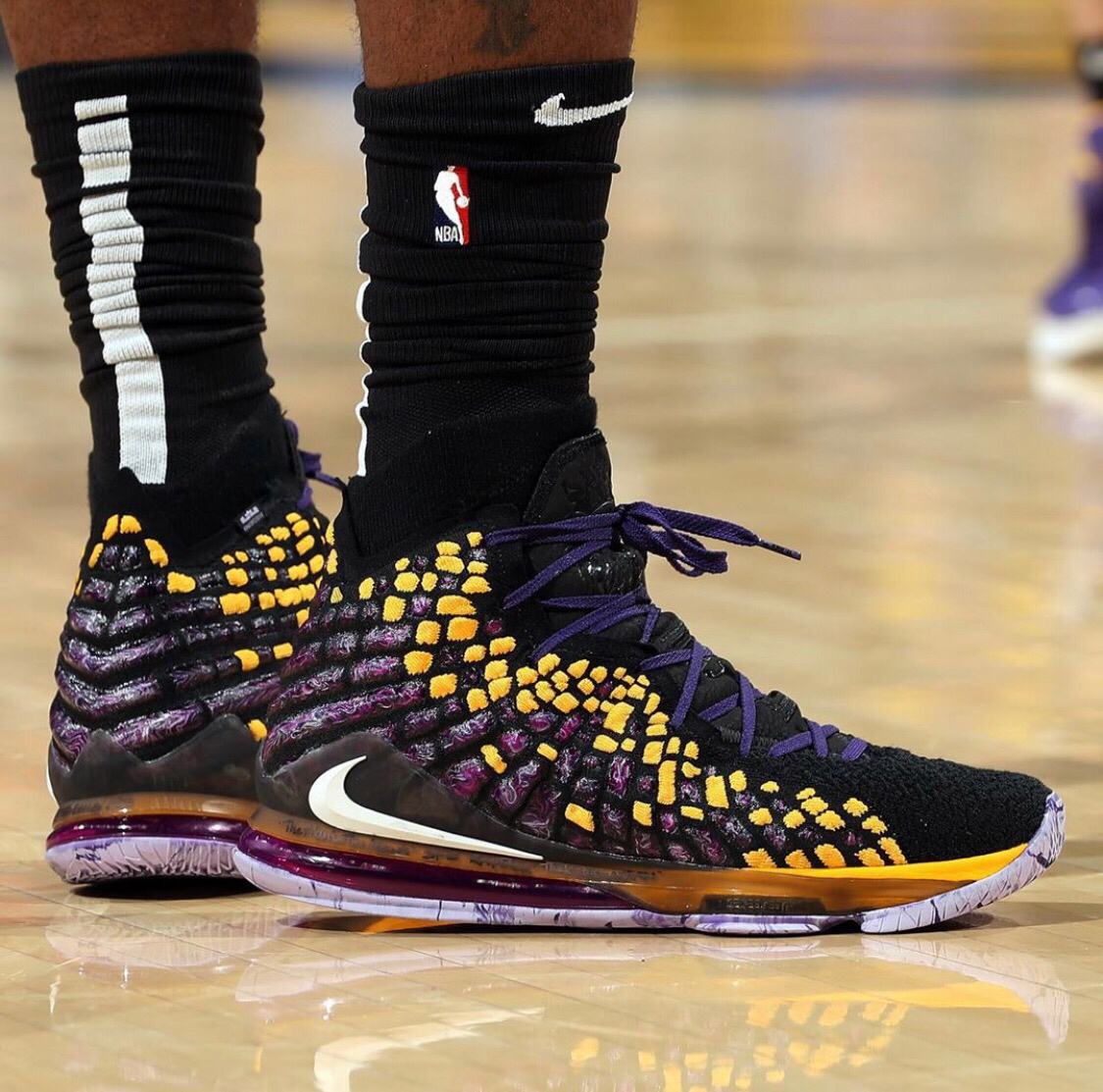 被默认有 被默认有